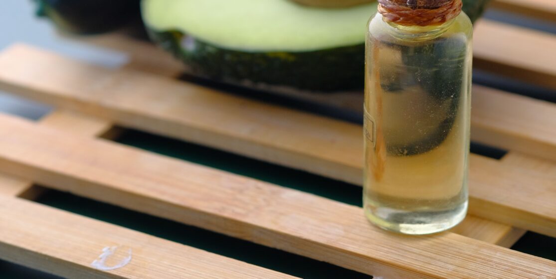 Aceite de aguacate para la piel y uso cosmético