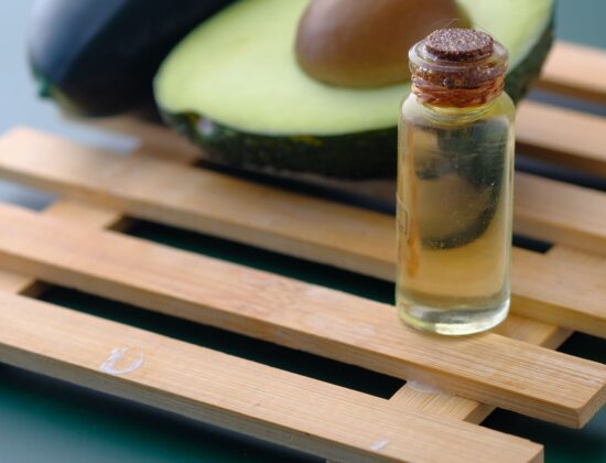Aceite de aguacate para la piel y uso cosmético